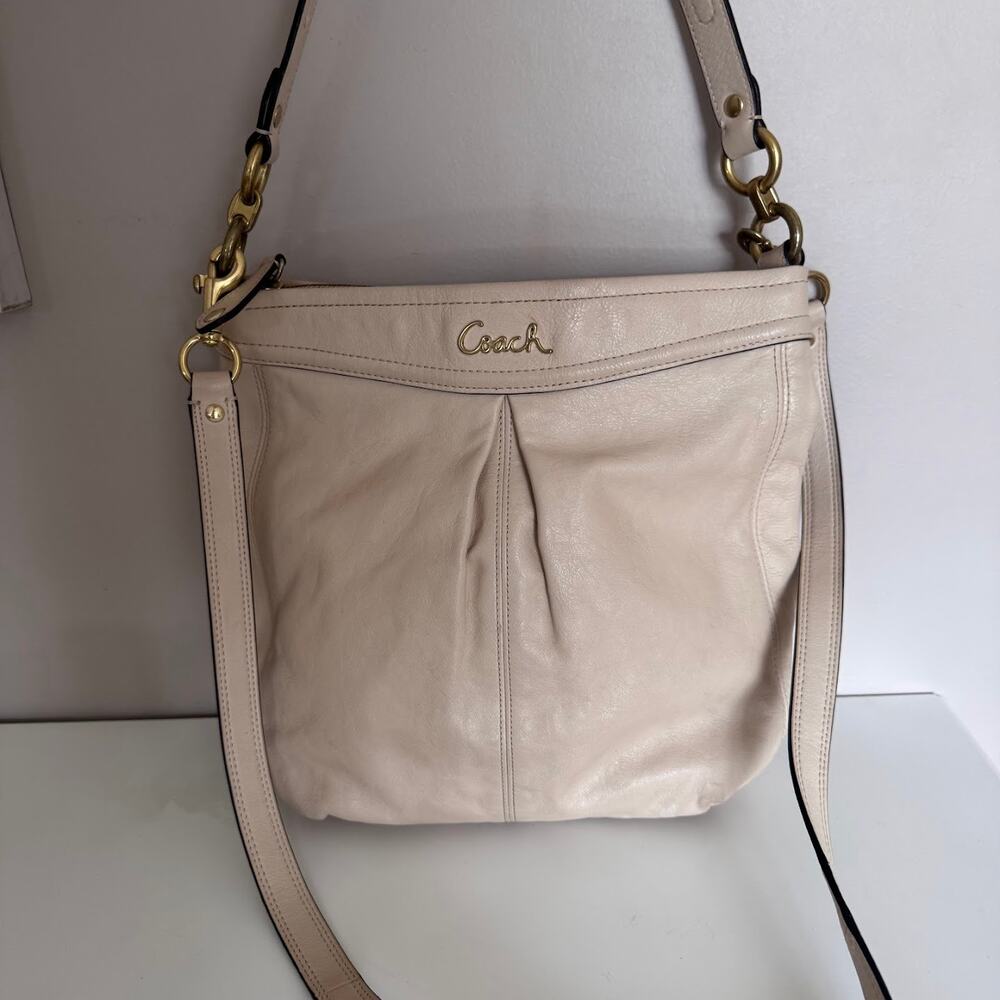 Coach Ashley Leather Hippie Crossbody Shoulder Bag Cream Style F20114